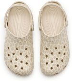 Crocs Unisex-Adult Classic Clog - Seasonal Graphic - 图片 3